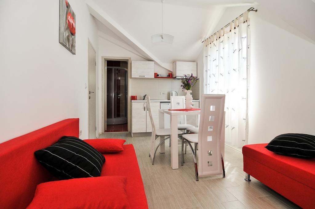 Apartmani P&M ティヴァト エクステリア 写真