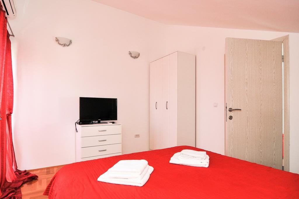 Apartmani P&M ティヴァト エクステリア 写真