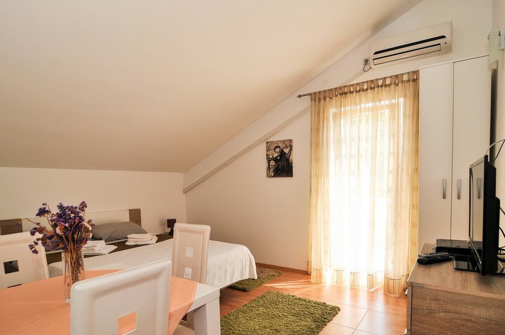 Apartmani P&M ティヴァト エクステリア 写真